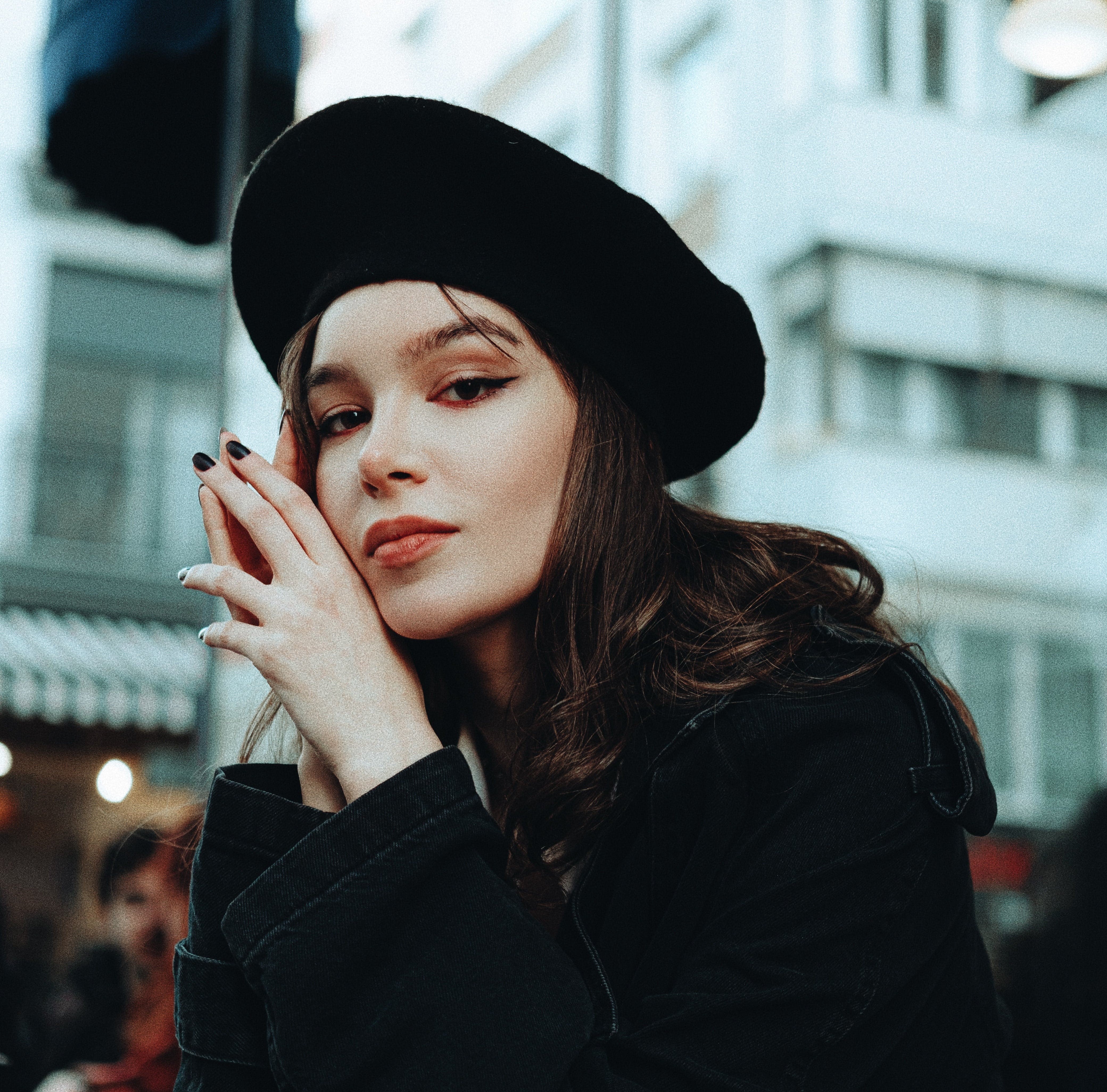 Die Bérets und die Pariser Mode: Eine Geschichte von Stil und Eleganz