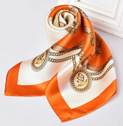 Viereckiges Halstuch aus 100% luxuriöser Seide für Frauen | La Parisienne