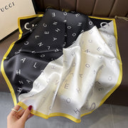 100% Silk Square Flower Decoration für Frauen | The Parisian