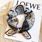 Chic 100% Silk Square für Frauen | The Parisian