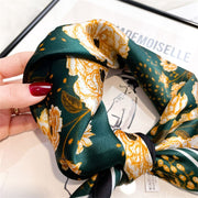 Sciarpa quadrata in seta 100% con decorazione floreale bianca per donna | La Parisienne