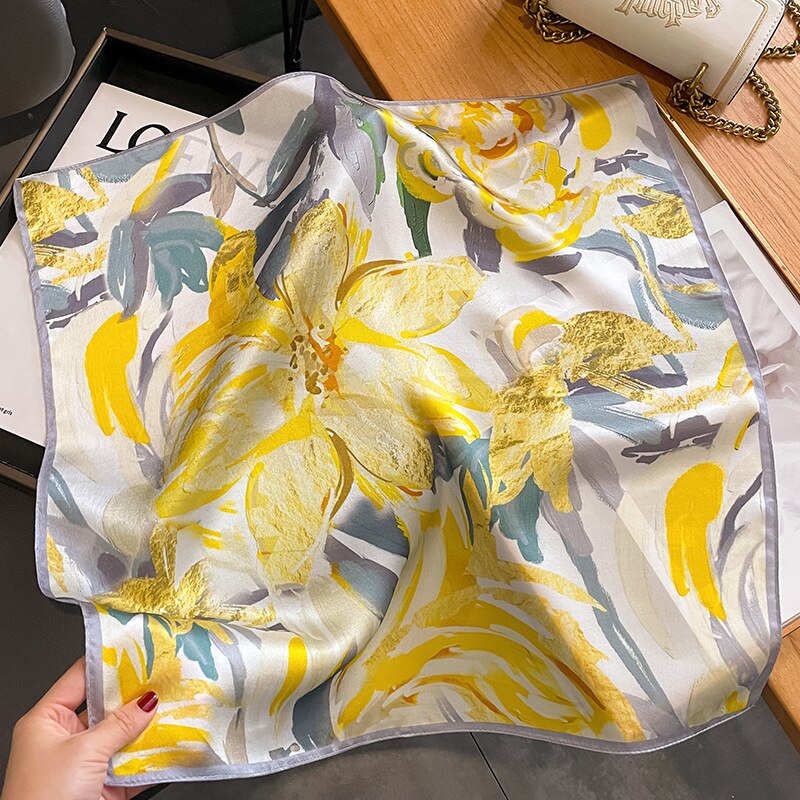 100% Silk Artistic Flower Square für Frauen | La Parisienne