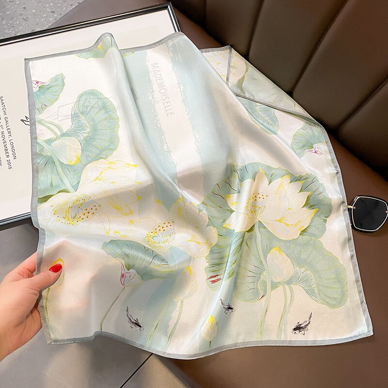 100% Silk Square Flower Decoration für Frauen | The Parisian