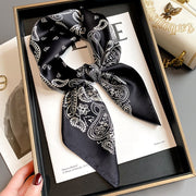 Chic 100% Silk Square für Frauen | La Parisienne