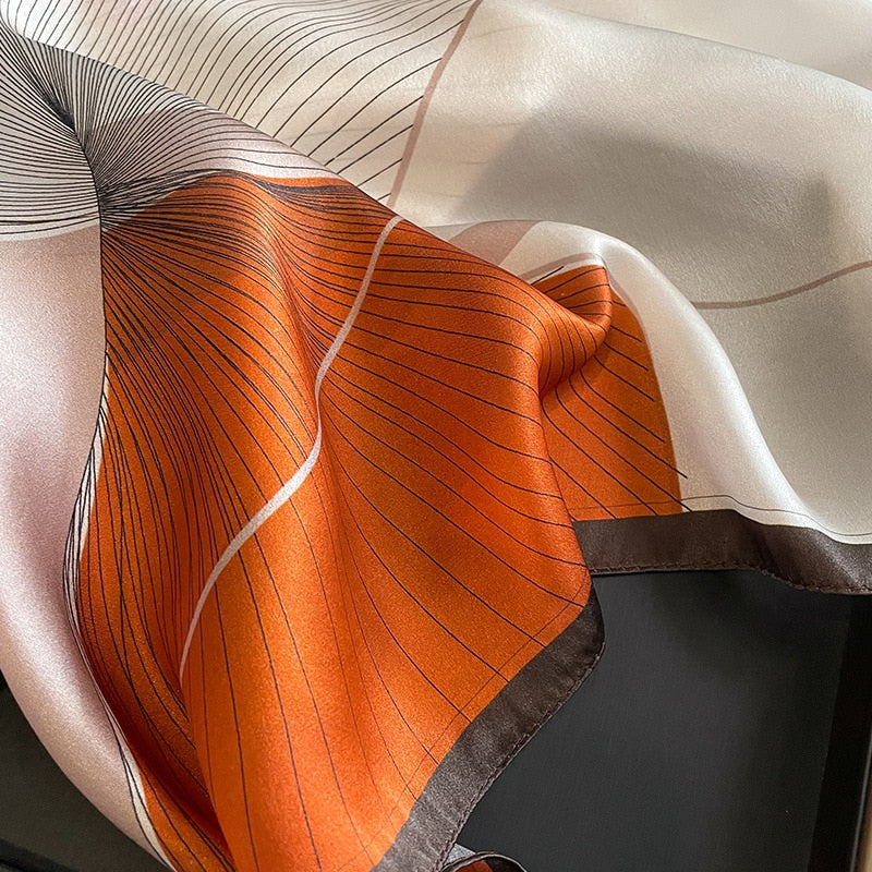 100% Silk Square Modern Decoration Woman | La Parisienne