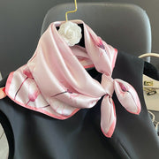 100% Silk Square Flower Decoration für Frauen | The Parisian