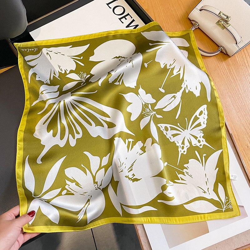 Chic 100% Silk Square für Frauen | The Parisian
