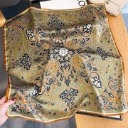 100% Silk Square Green Chic Ornament für Frauen | La Parisienne