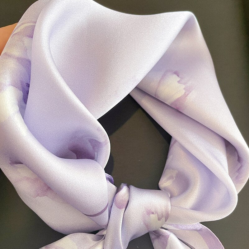 100% Silk Square Flower Decoration für Frauen | The Parisian