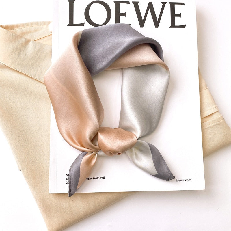 Chic 100% Silk Square für Frauen | La Parisienne