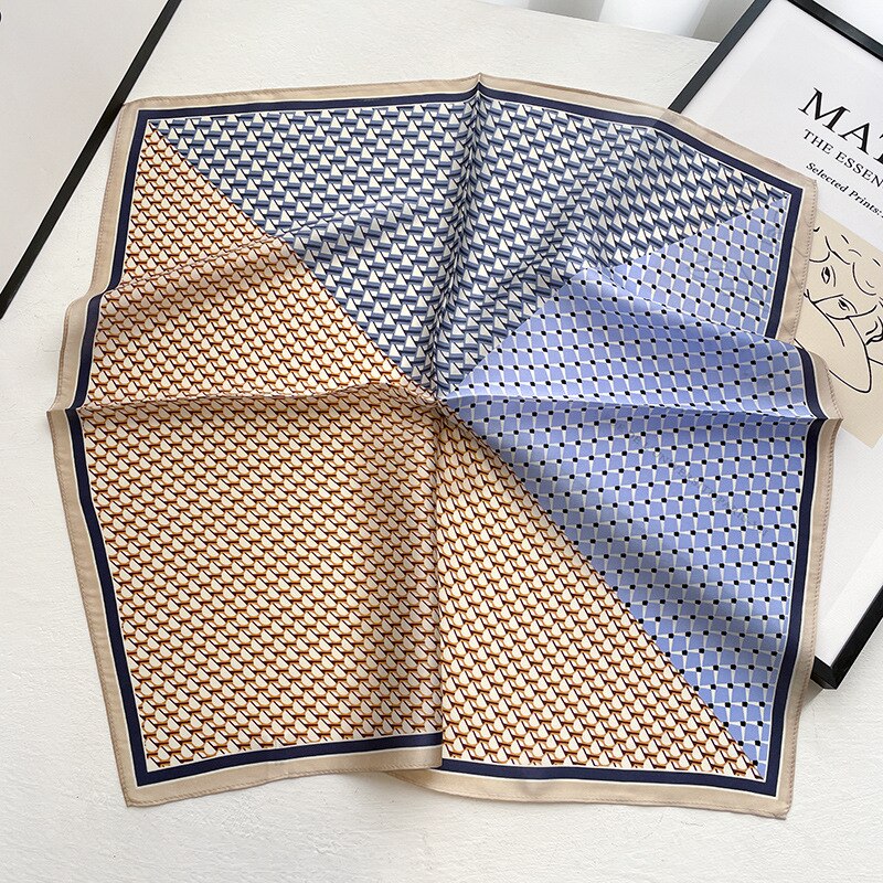 Chic 100% Silk Square für Frauen | La Parisienne