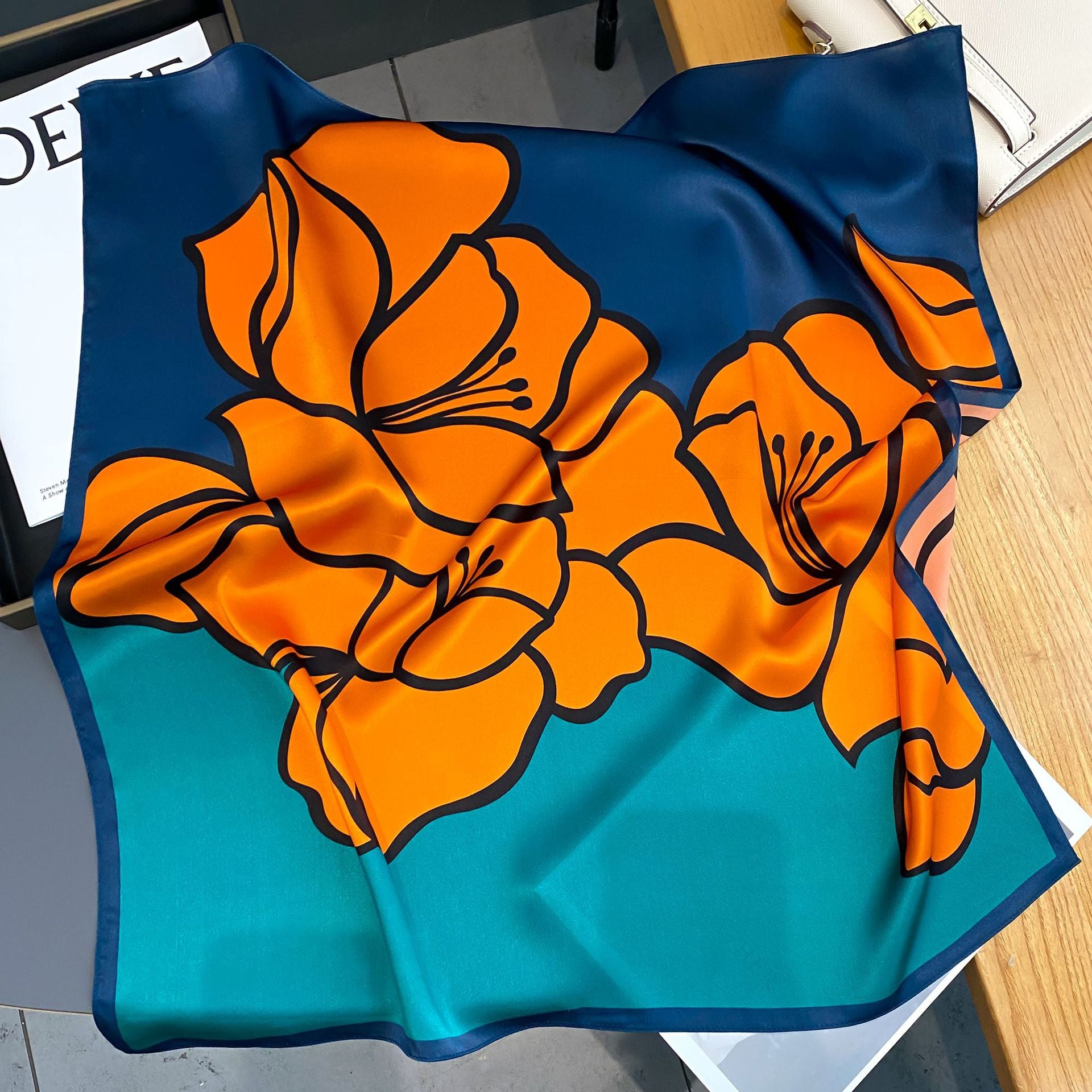 Carré 100% Seide Blume Original Frau | La Parisienne