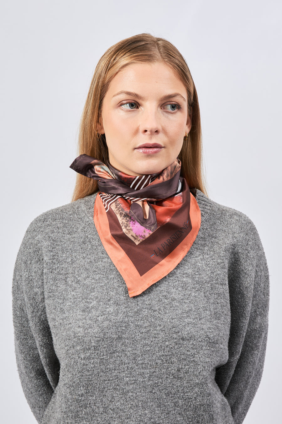 Chic 100% Silk Square für Frauen | La Parisienne