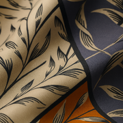 Women's 100% Silk Square Scarf mit Refined Flower | La Parisienne 